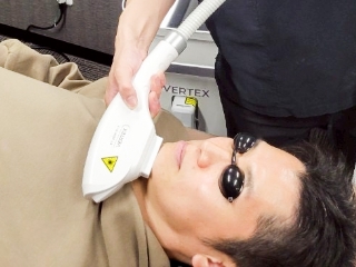 お肌のチェック&施術